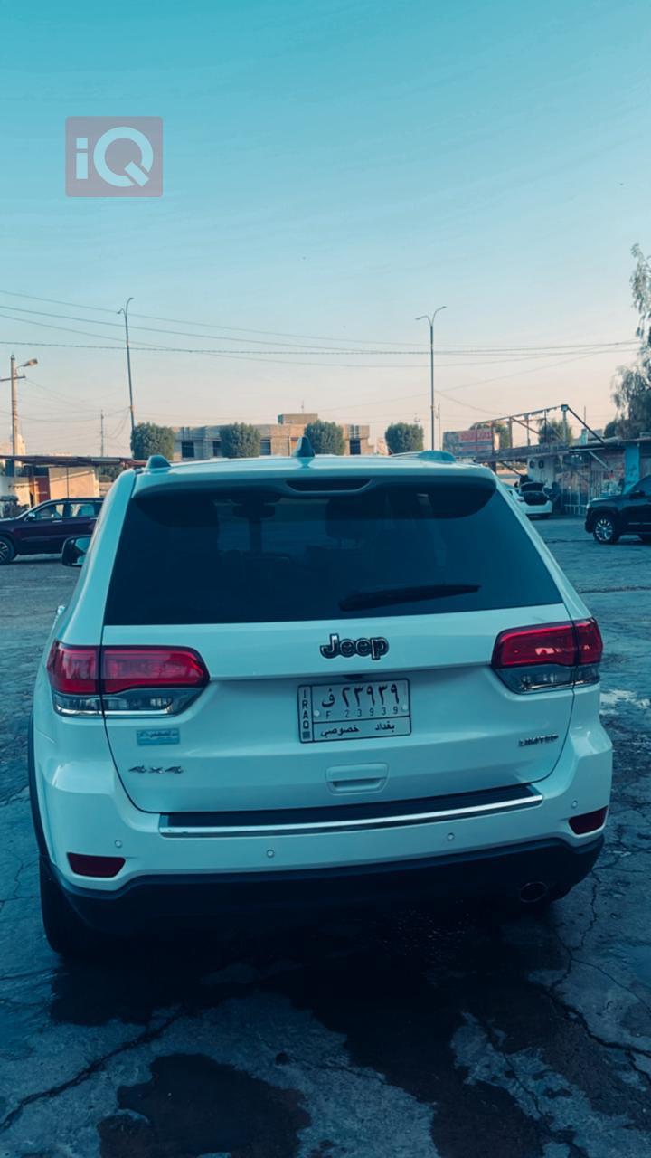 جیپ گراند شیرۆکی